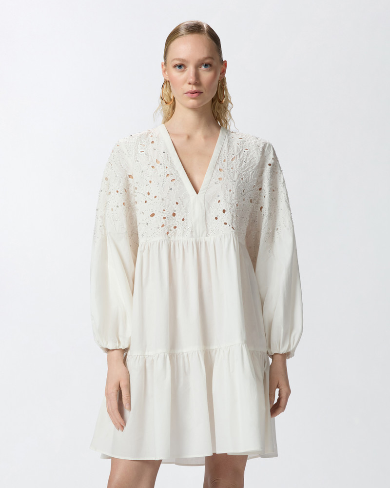 OPENWORK DESIGN 및 CRYSTALS와 함께 미니 드레스 3