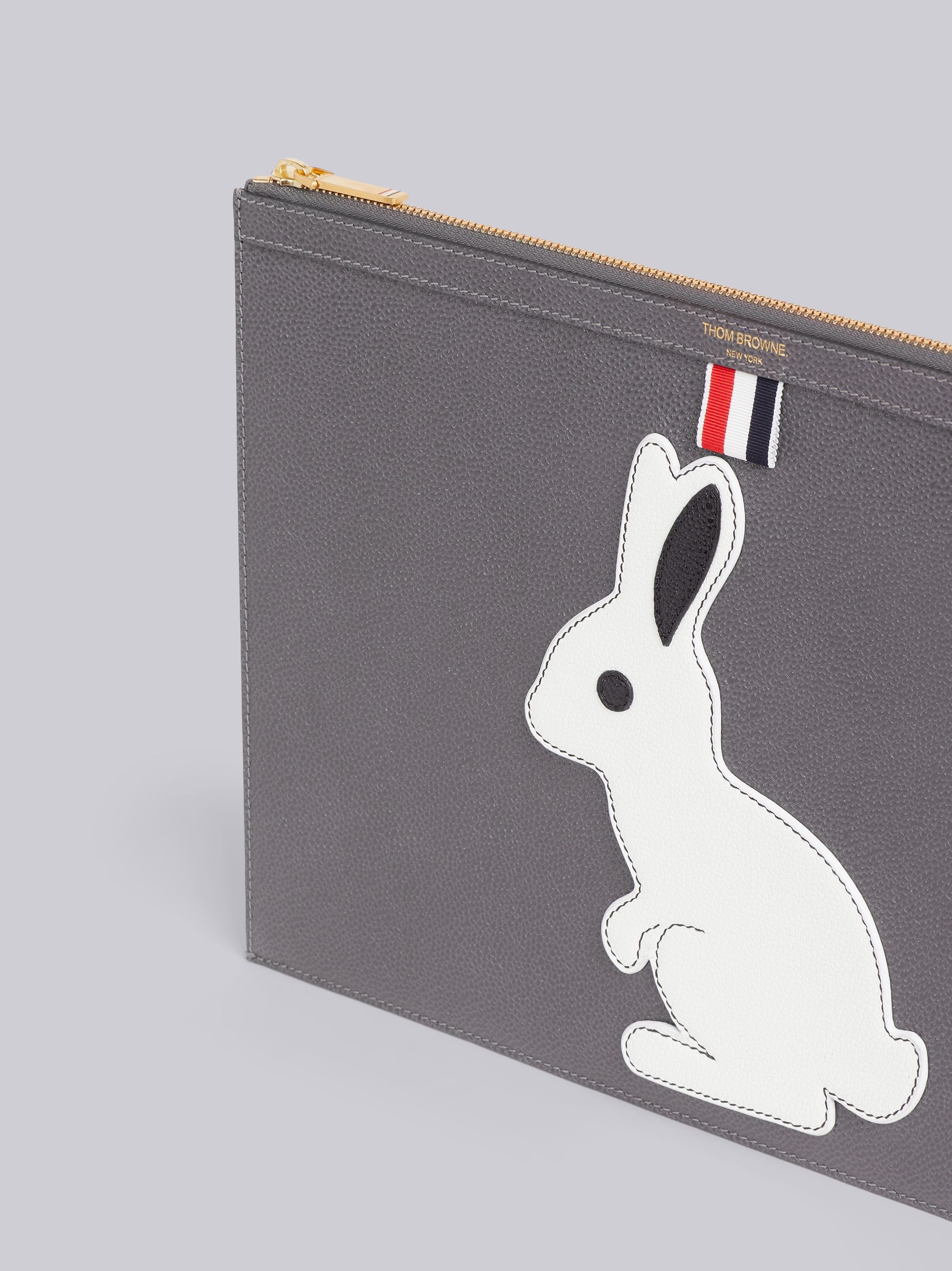 Medium Grey Pebbled Calfskin Rabbit Icon Applique Medium Gusset Folio - 2