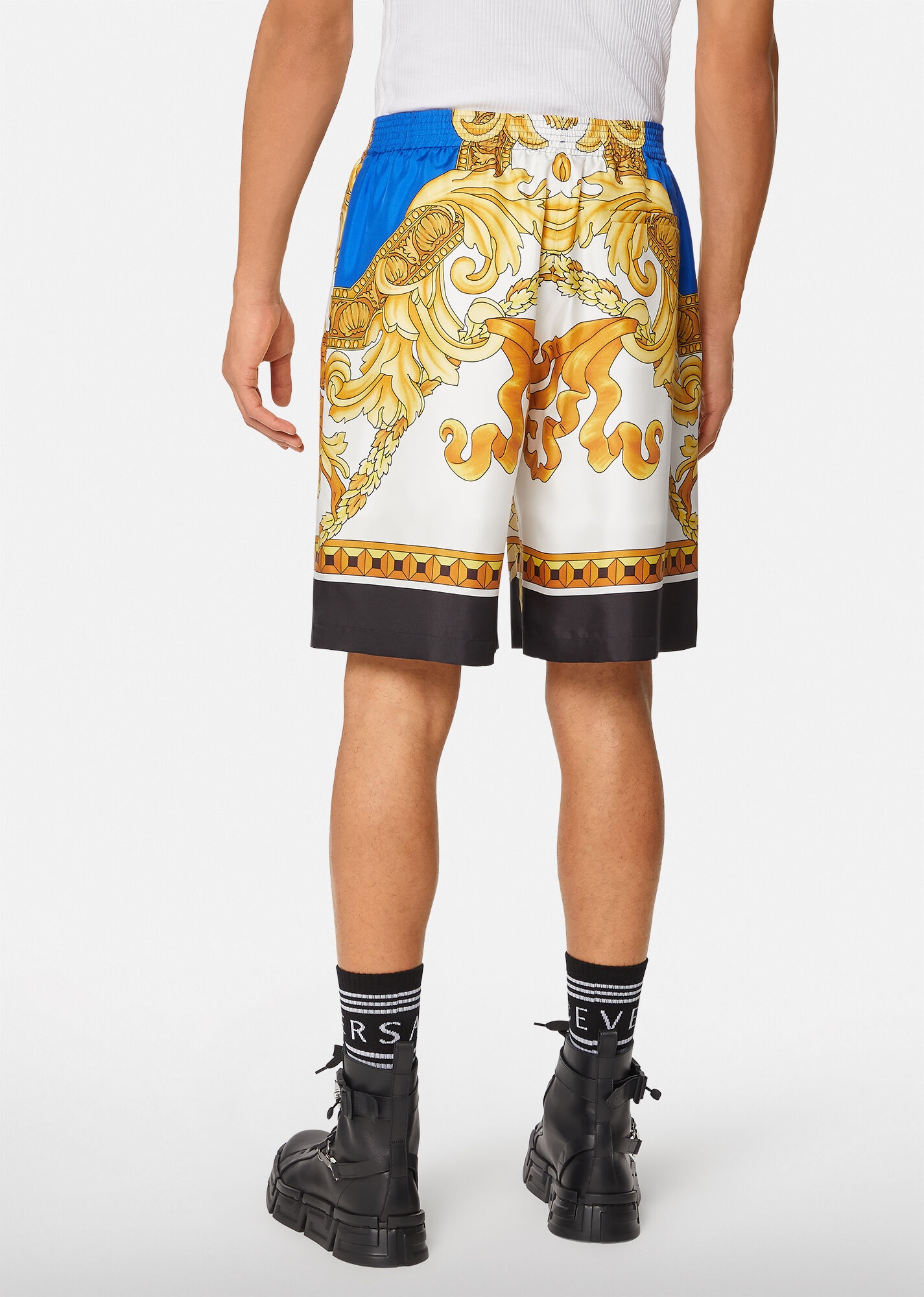 Medusa Renaissance Print Silk Shorts - 3