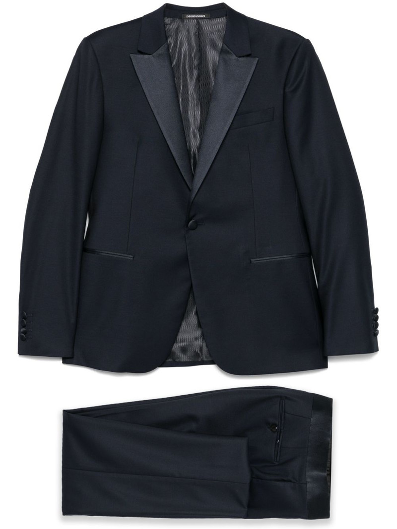 single-breasted suit 1