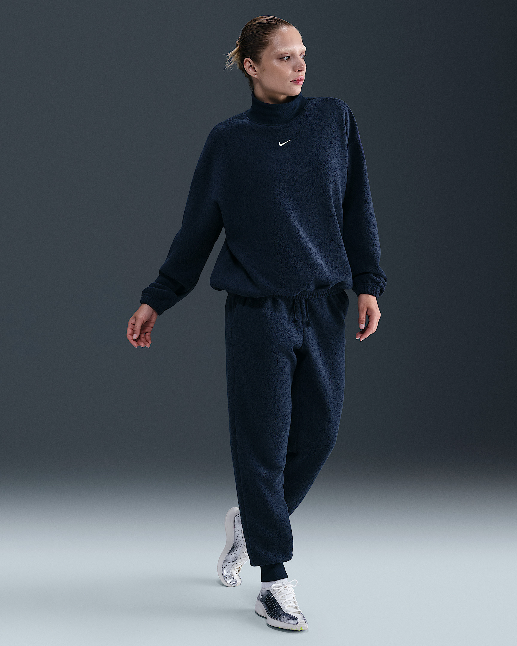 Nike Sportswear Phoenix Plush Women's Cozy Fleece Oversized Mock-Neck Top - 4