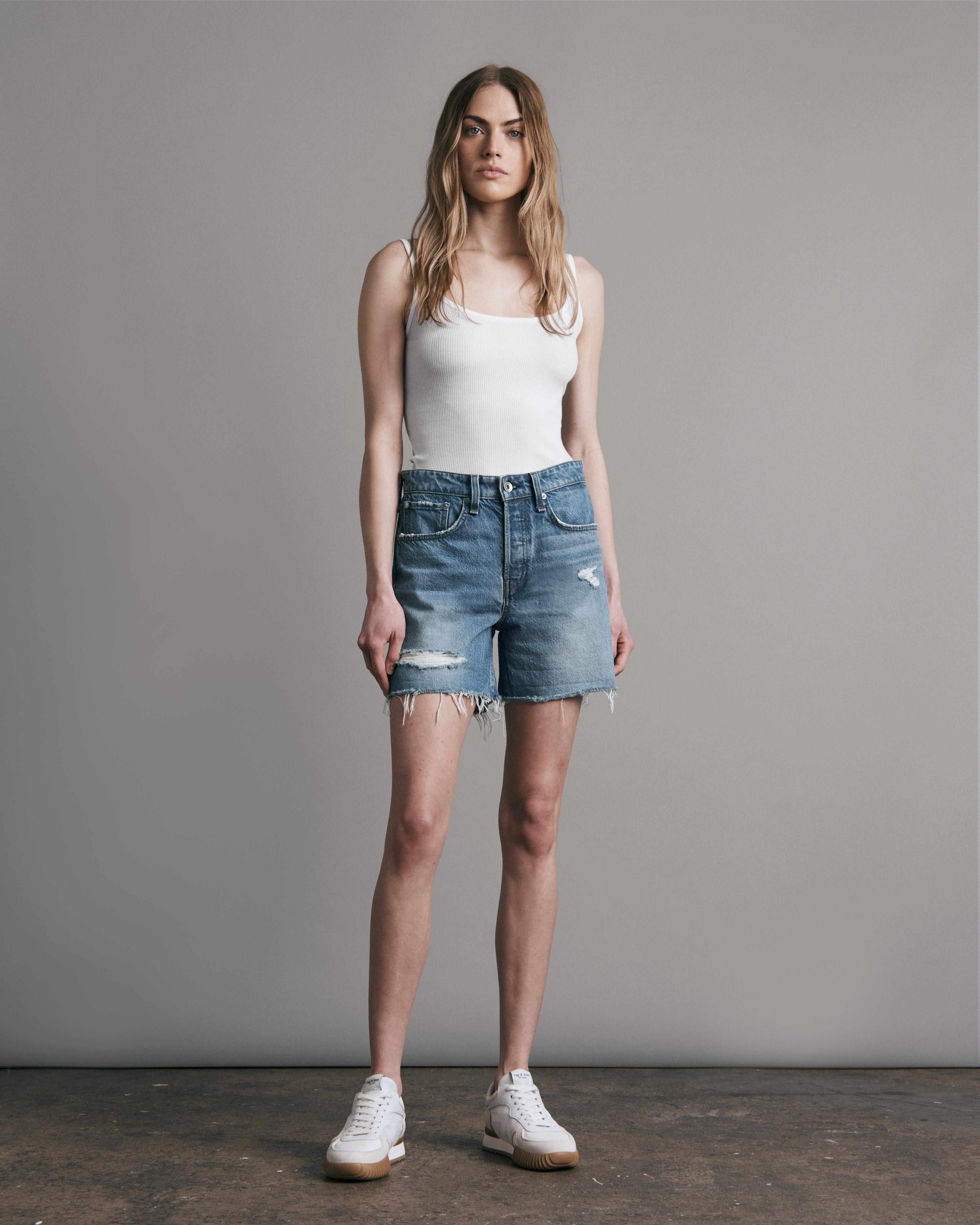 Rosa Mid-Rise Boyfriend 5" Short - Hermosa
Relaxed Fit Mid Indigo Jean Short - 1
