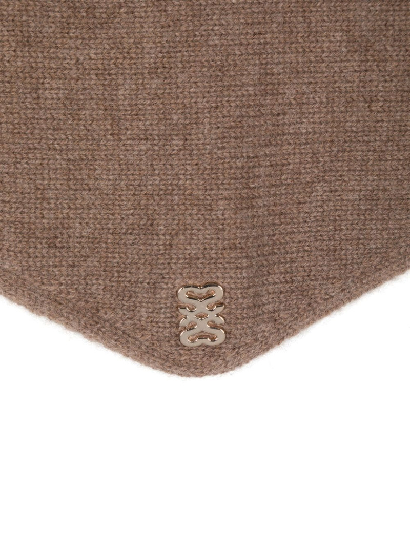 slide triangle scarf 3