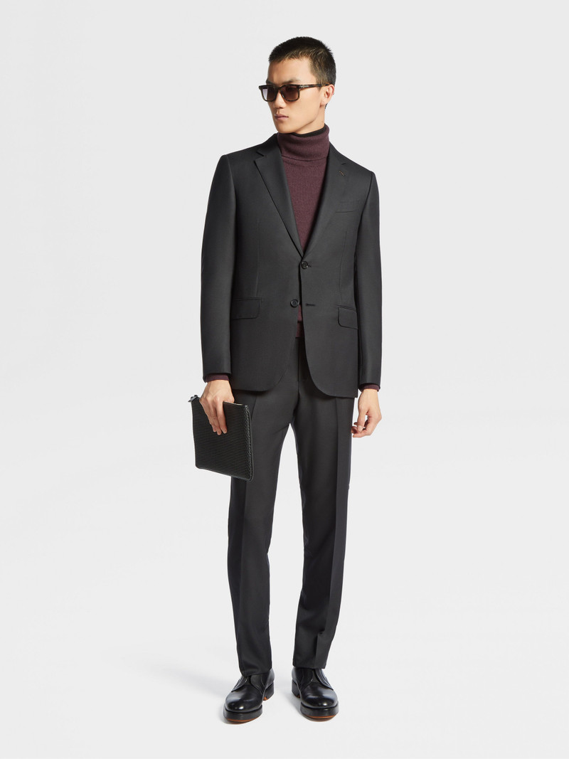 BLACK OASI CASHMERE SUIT 1