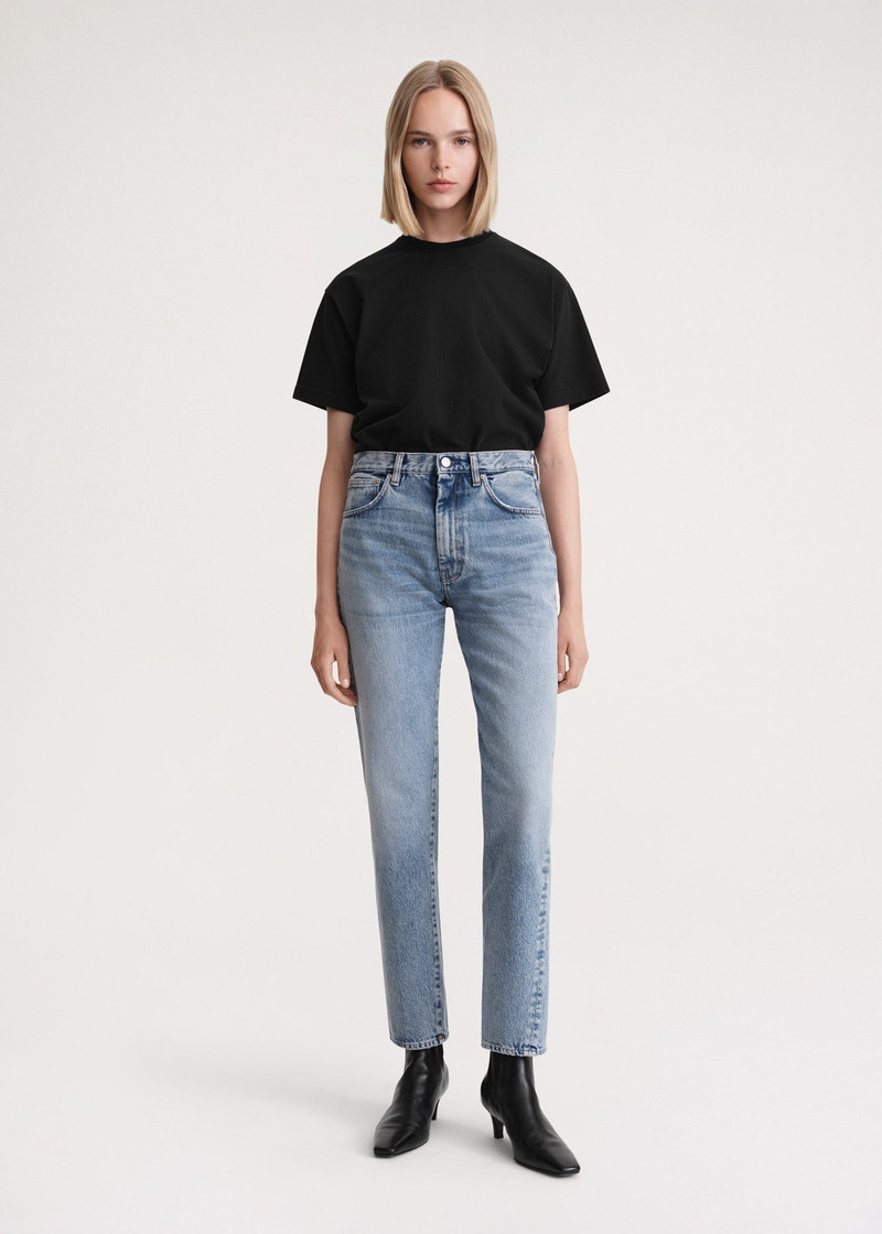 Totême Twisted seam denim worn blue outlook
