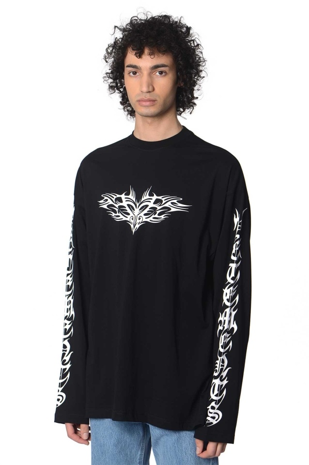 VETEMENTS Black/White Gothic Logo LS T-Shirt - 1