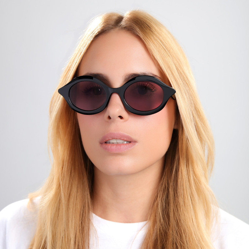 illesteva Willow Sunglasses outlook