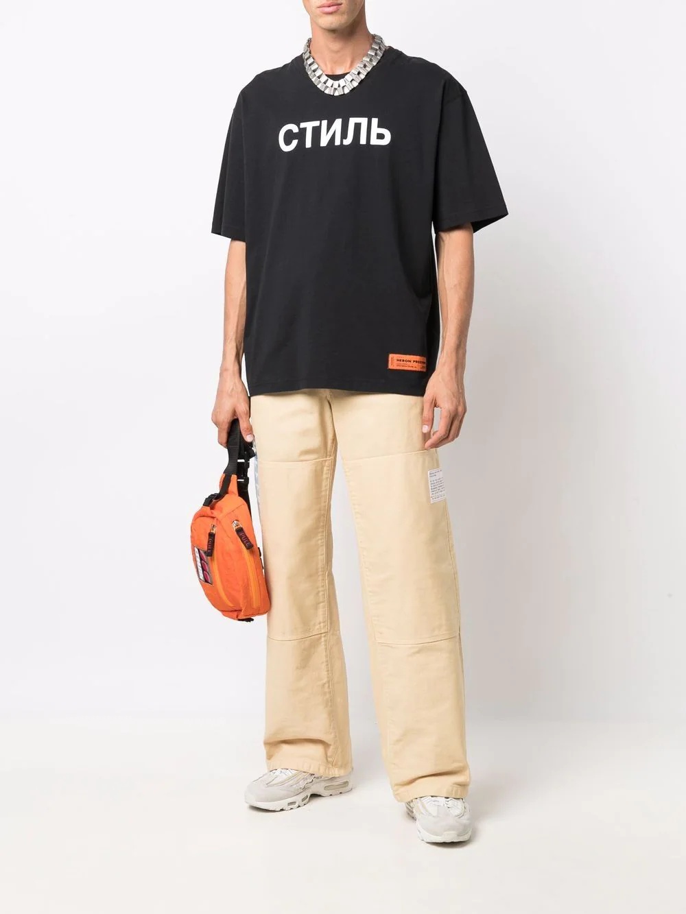 logo patch wide-leg chinos - 2