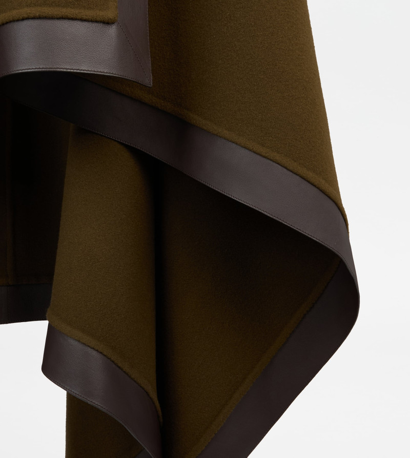 CAPE IN WOOL - GREEN 8