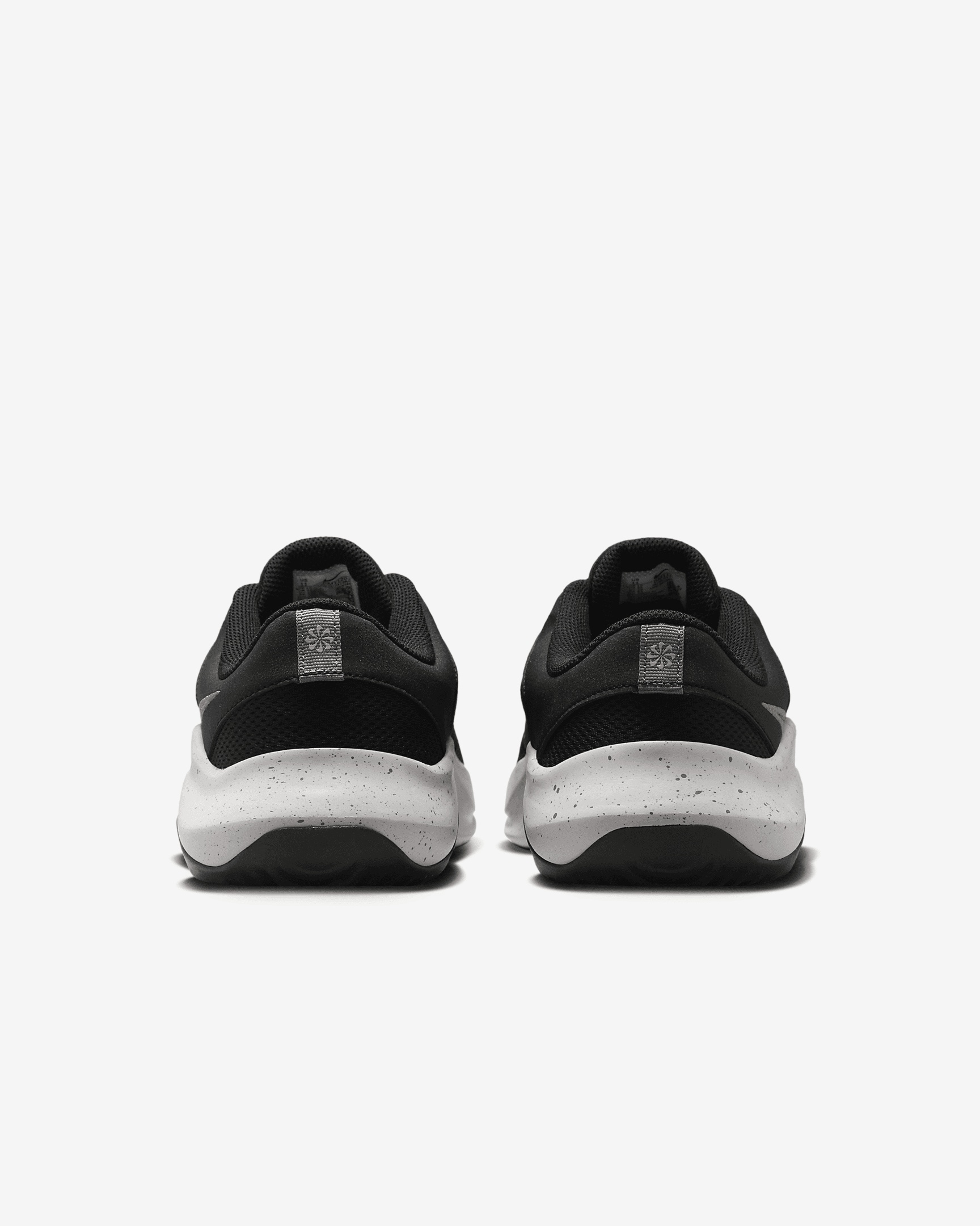 Nike Legend Essential 3 Next Nature Men's Workout Shoes - 6