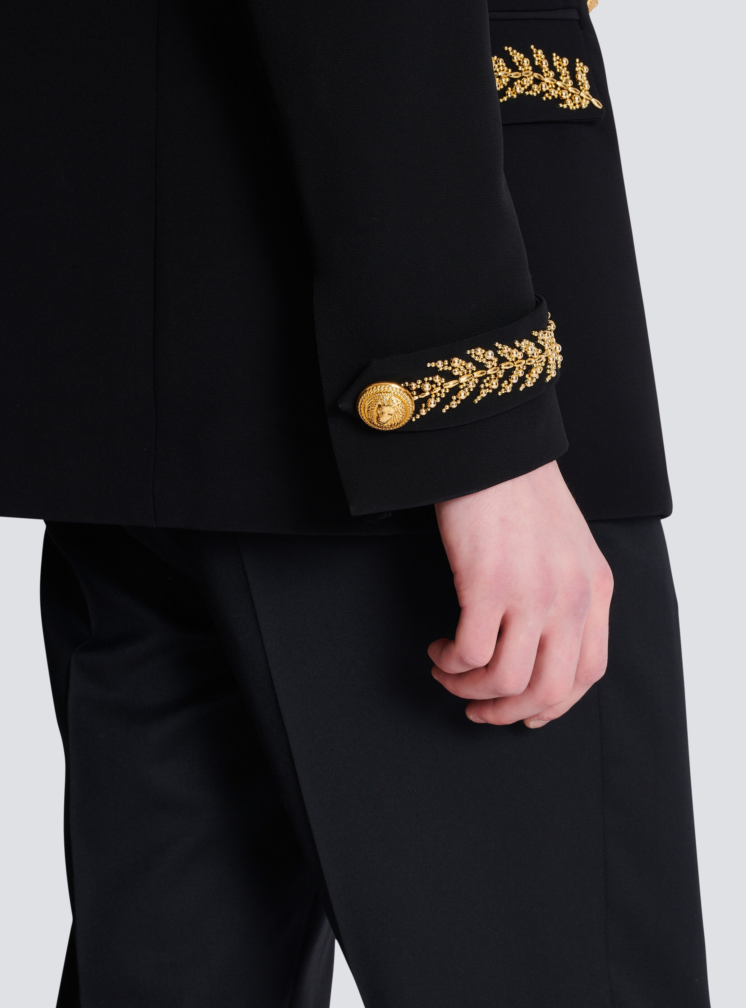 Embroidered crepe jacket - 7