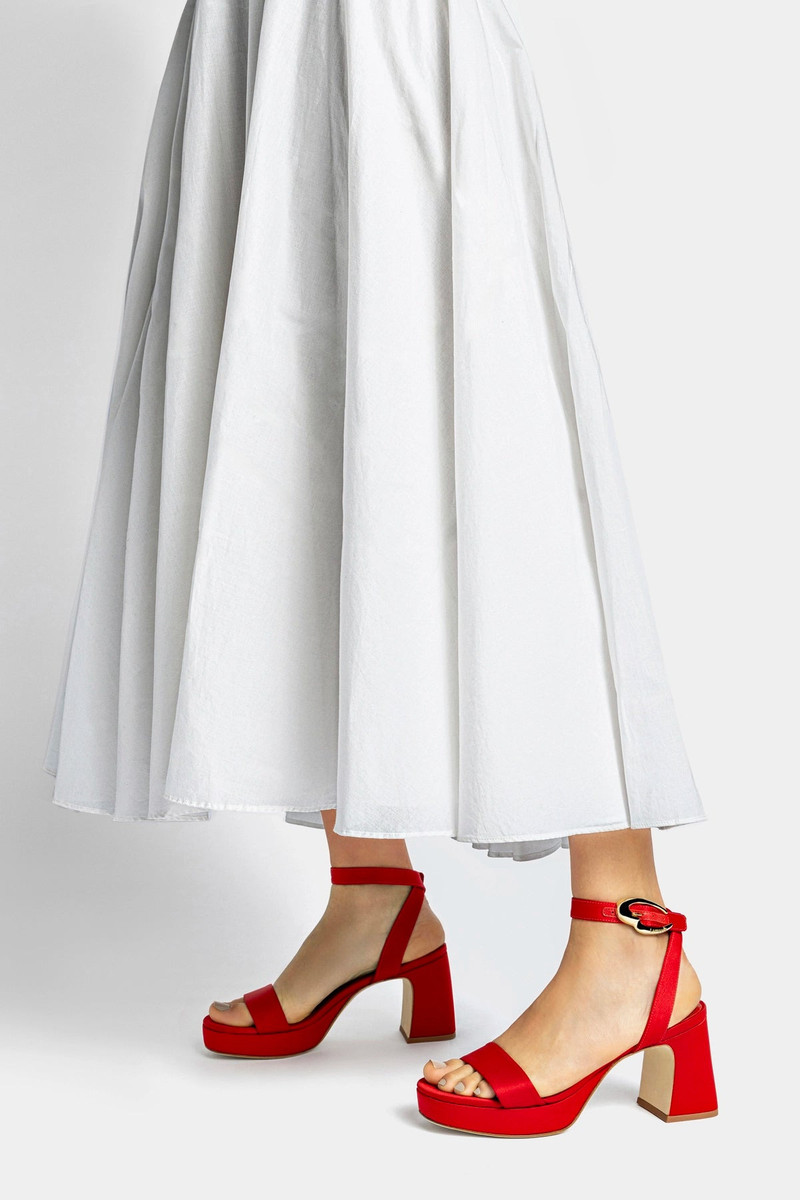 Larroudé Dolly Verona Low Sandal In Cherry Satin outlook