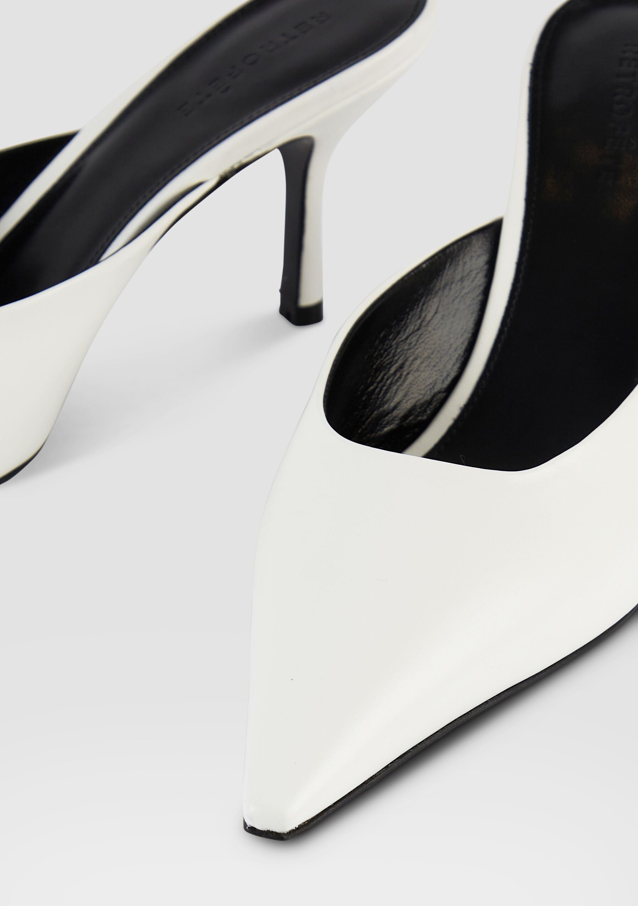 DAPHNE LEATHER MULE - 4