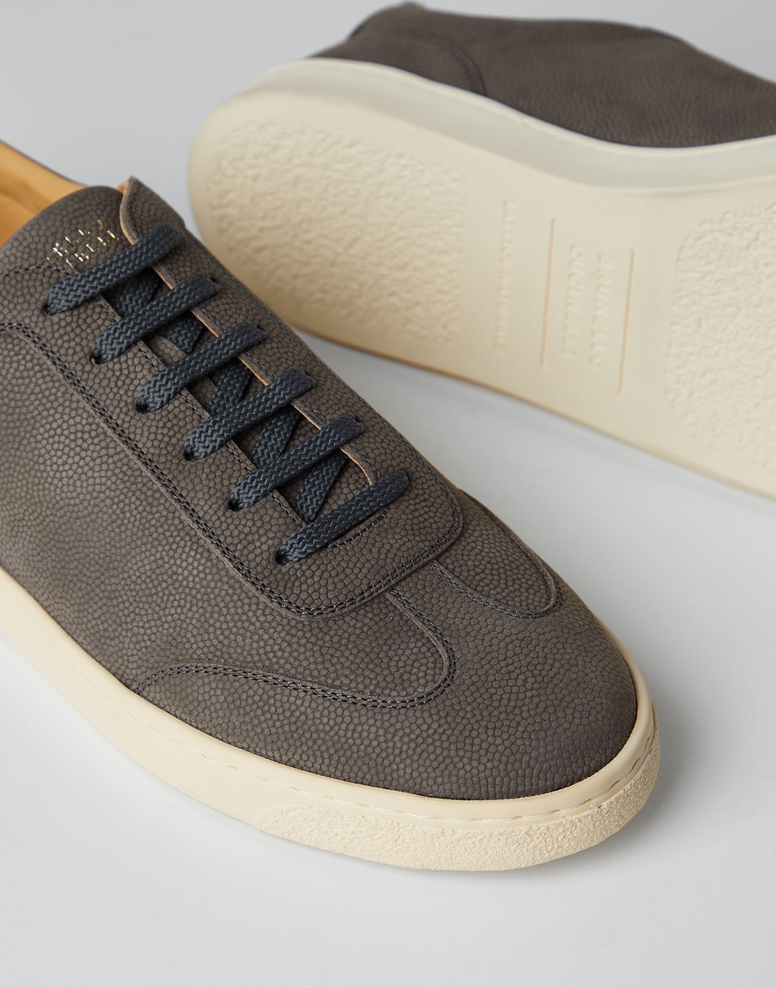 Texture nubuck sneakers with natural rubber sole - 3