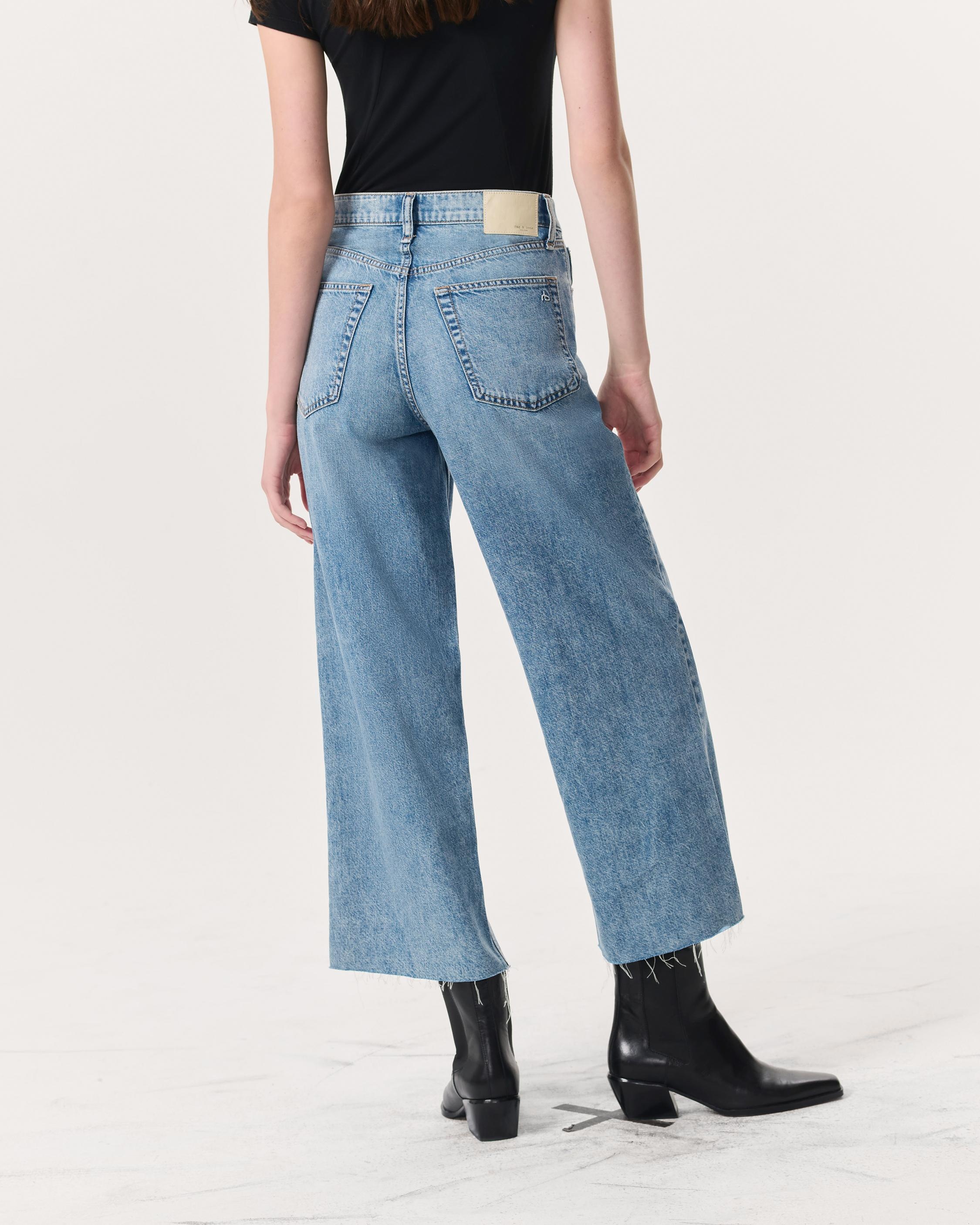 Featherweight Andi Ankle-Length Jeans
Featherweight Denim - 5