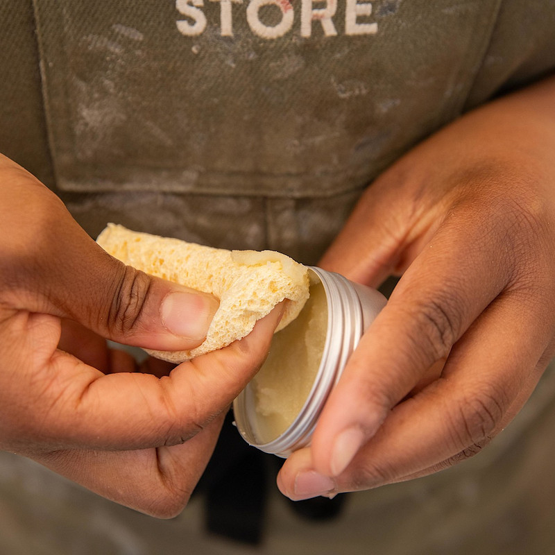 SNEAKER CARE KIT VEJA X ACT OF CARING 4