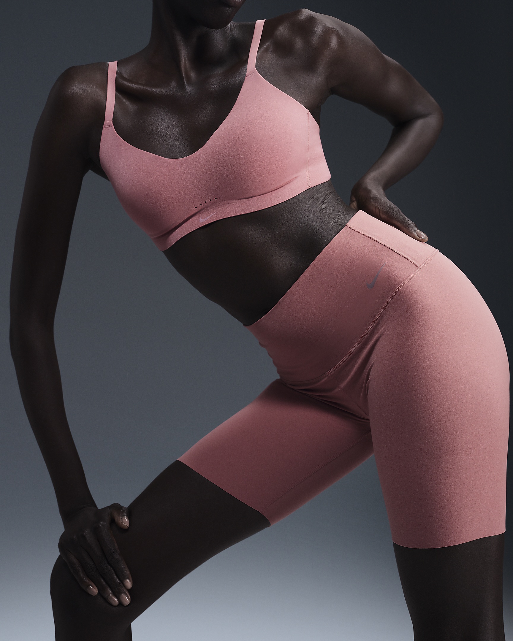 Nike Alate Minimalist Women's Light-Support Padded Convertible Sports Bra - 2