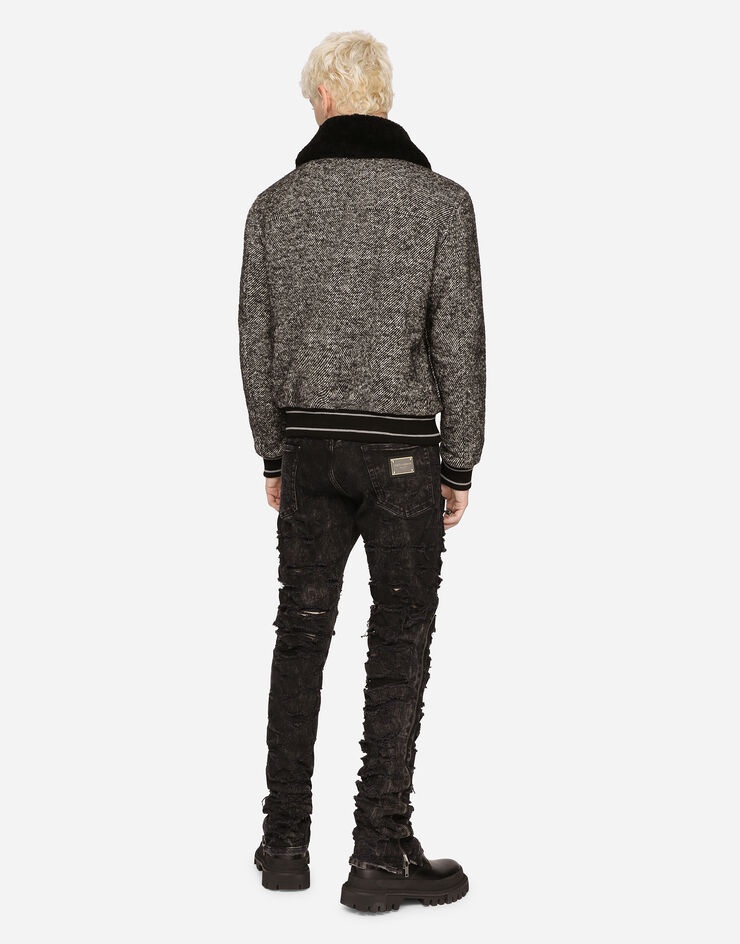 Loose black wash jeans with multiple rips - 2