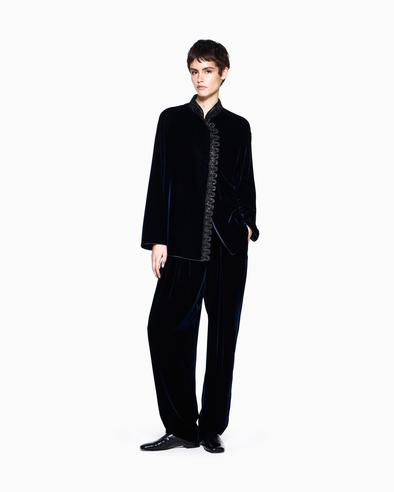 EMBROIDERED SHIRT WITH BEADED PIPING AND SCALLOPED EDGE 2