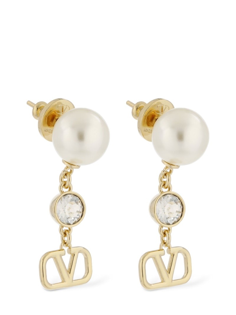 V logo signature faux pearl earrings - 3