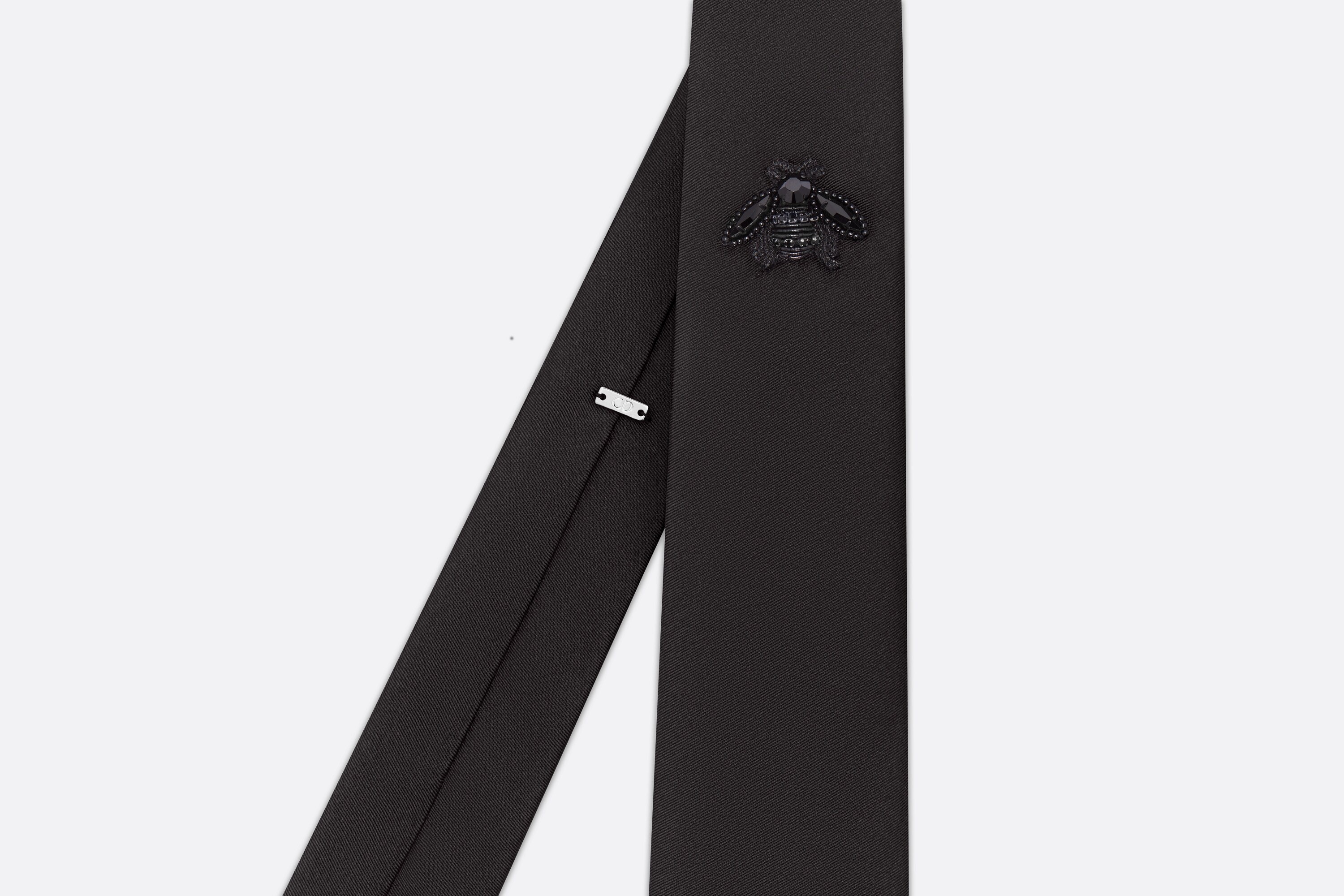 Tie with Bee Jewel - 2