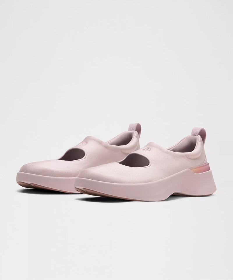 Women's Mary Train Sneaker 1