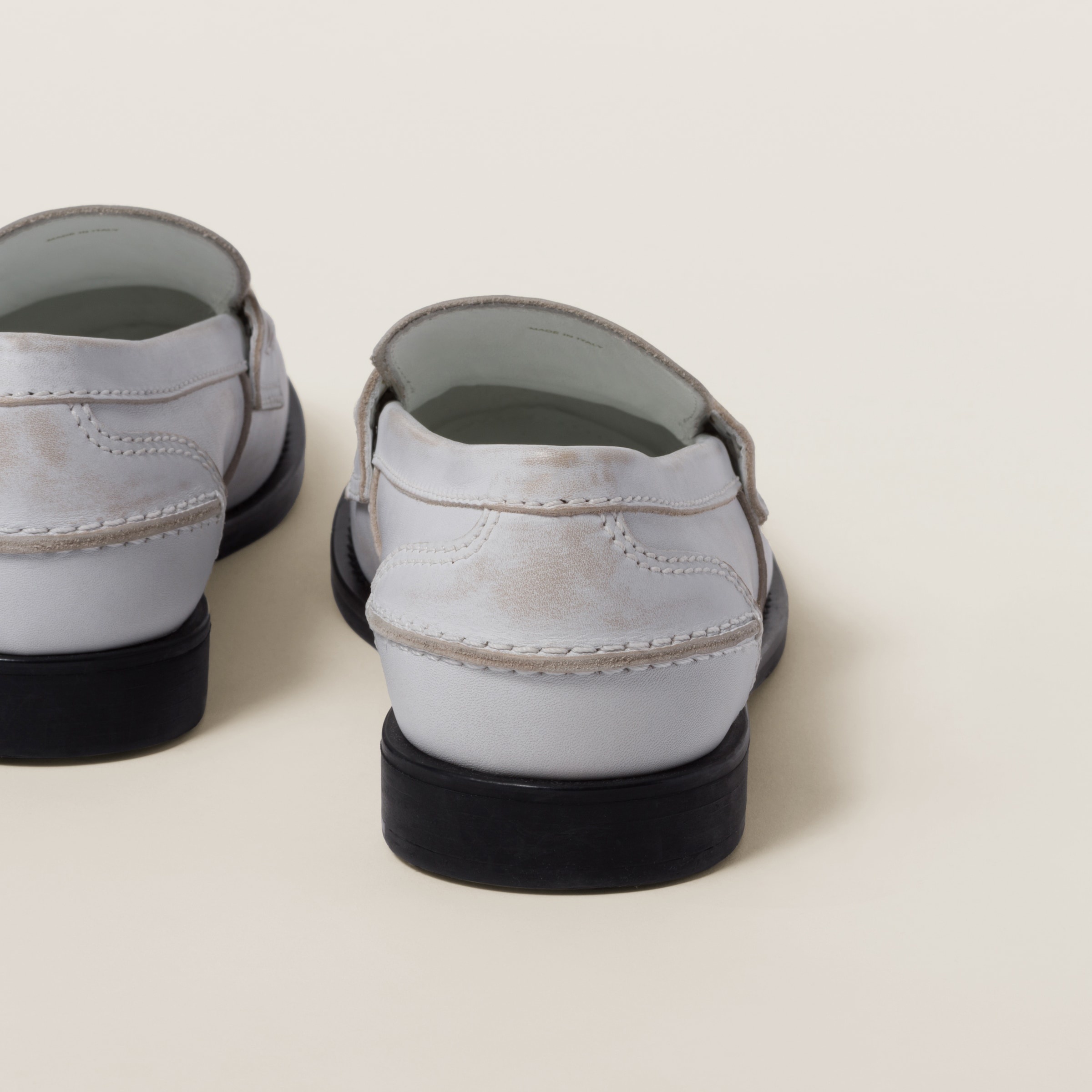Vintage-effect leather loafers - 3