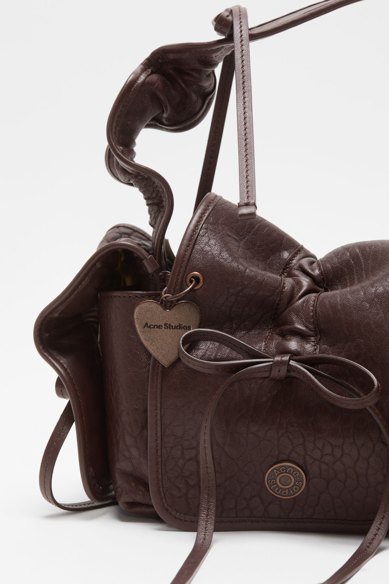 Multipocket grained leather bag - Chocolate brown 5