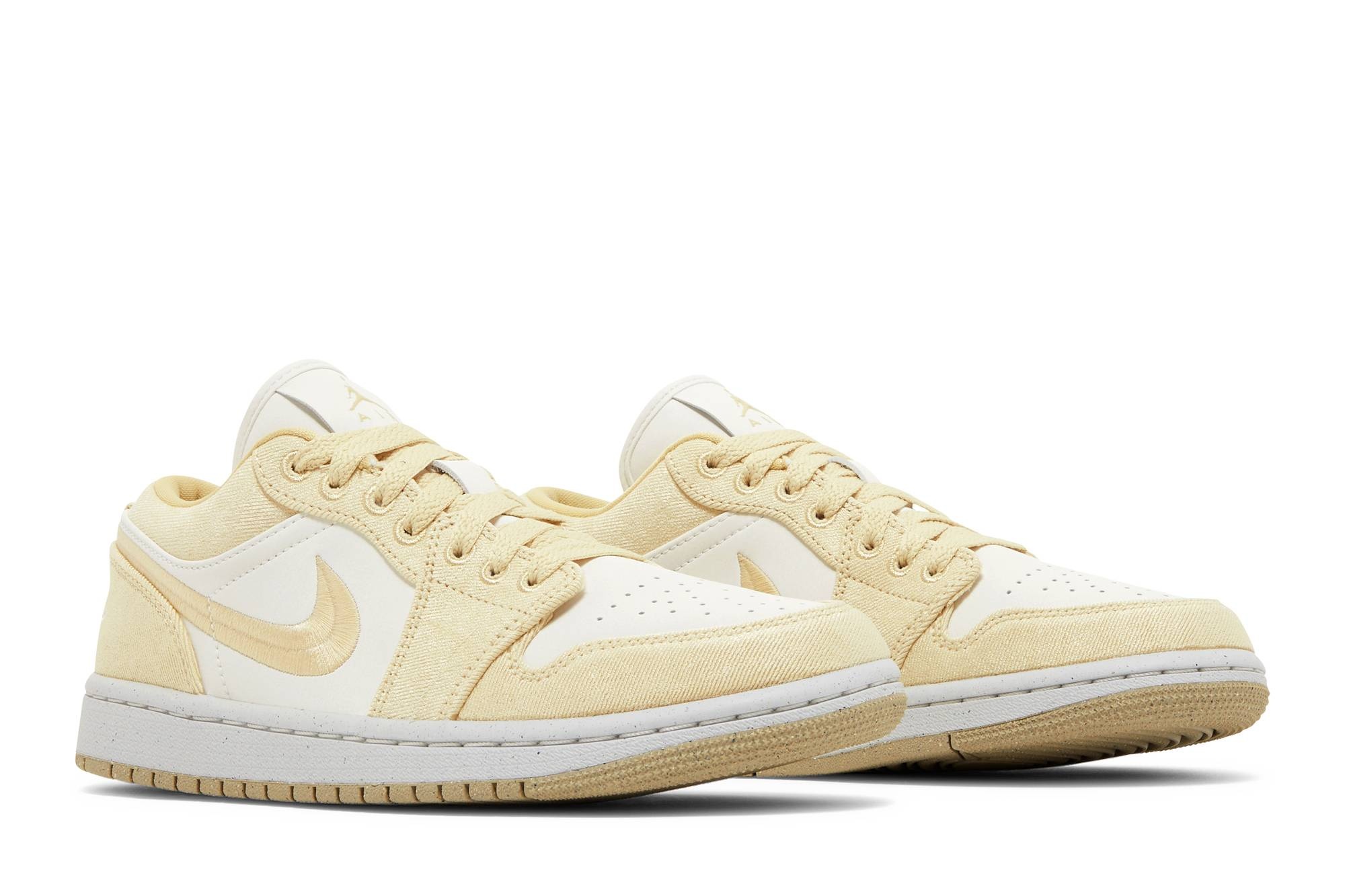 Wmns Air Jordan 1 Low SE 'Team Gold' - 8