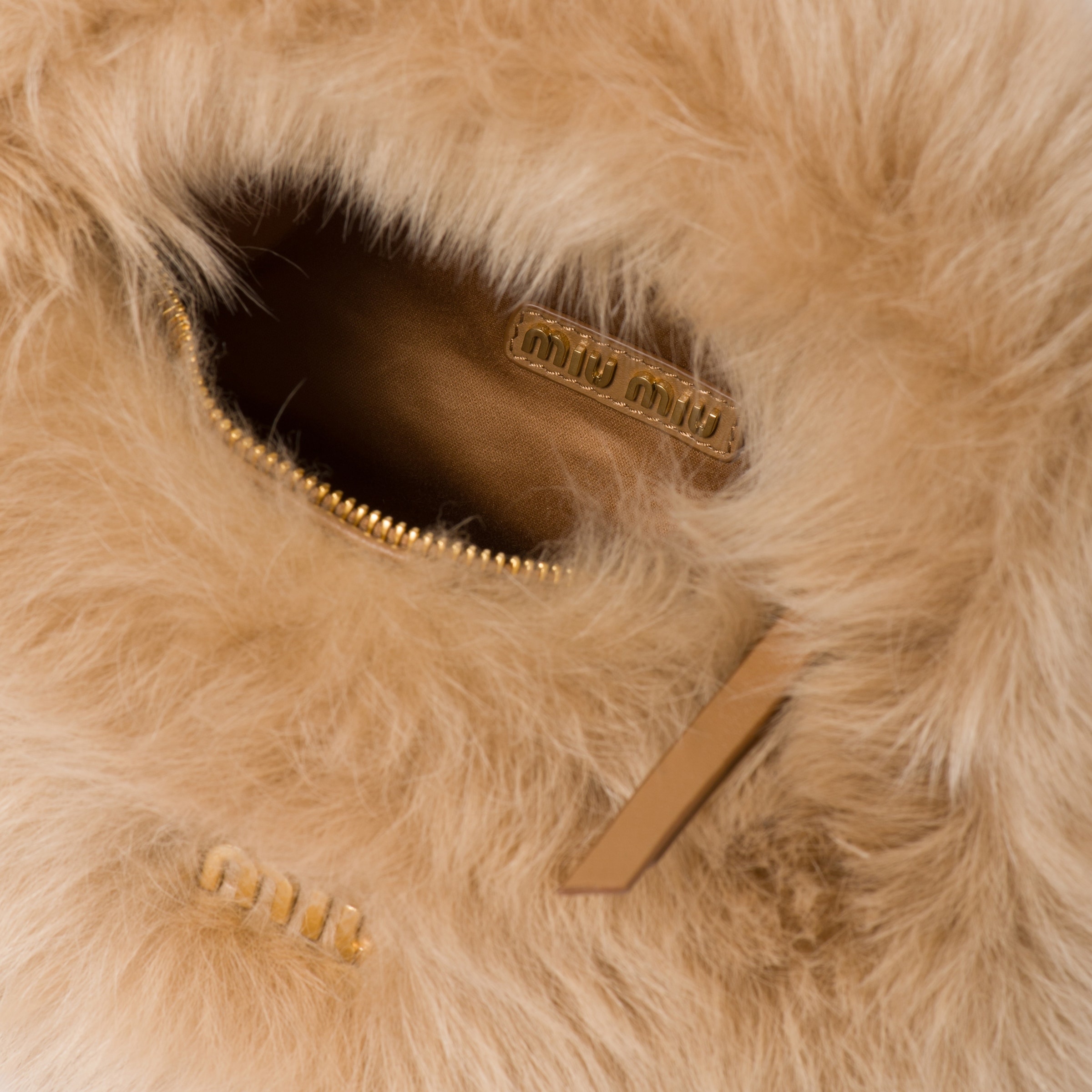 Wander shearling hobo bag with leather details - 5