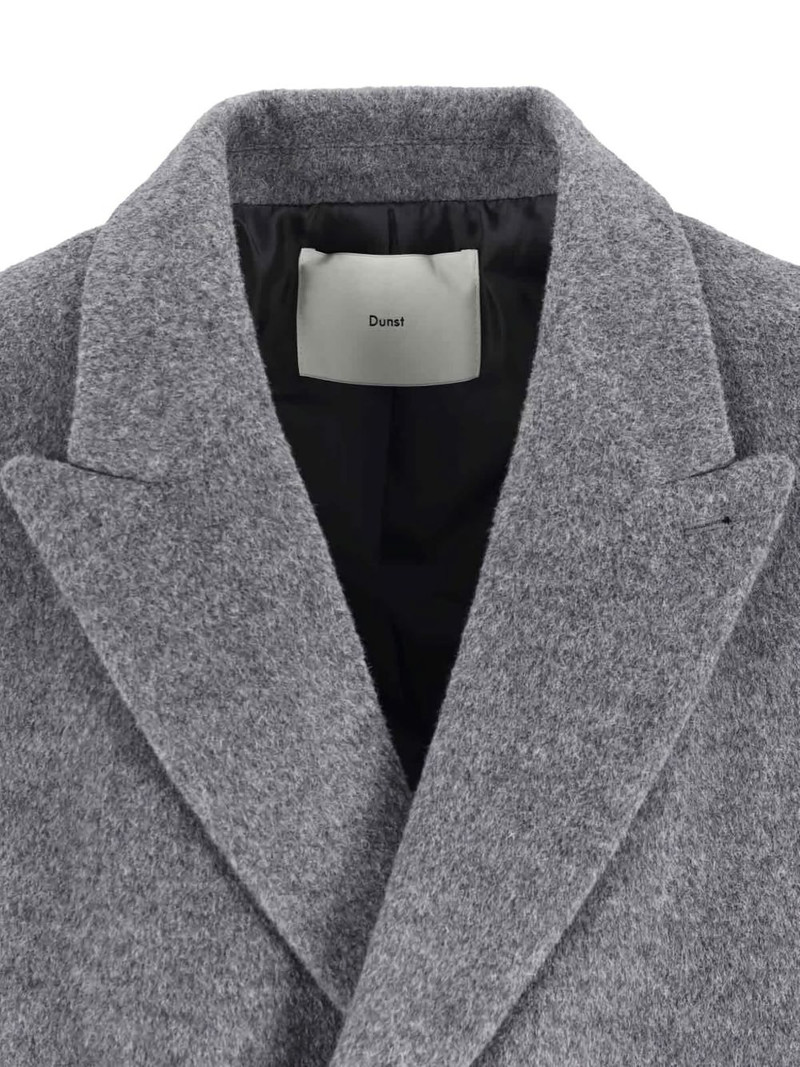 Dunst button single-breasted coat outlook