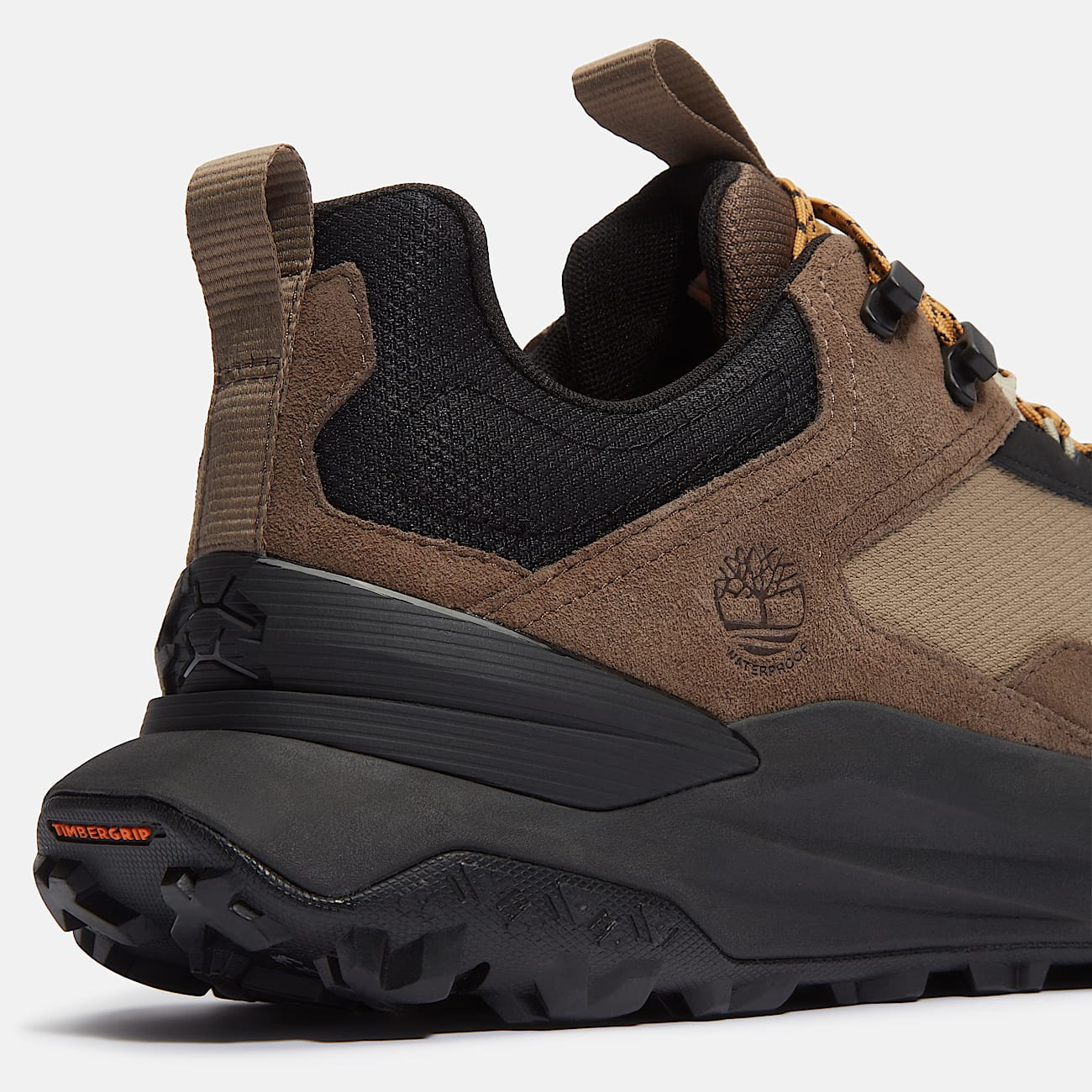 Men's Motion Access Low Lace-Up Waterproof Sneaker - 7