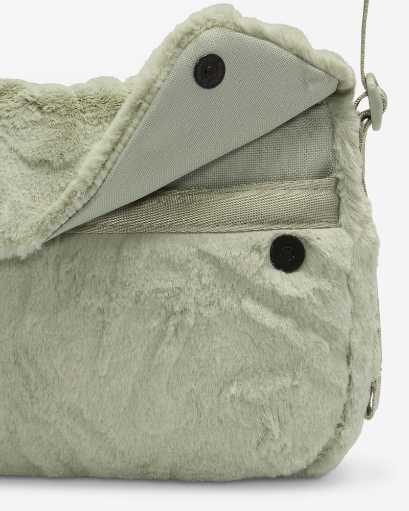 Nike Sportswear Futura 365 Faux Fur Crossbody Bag (1L) 7