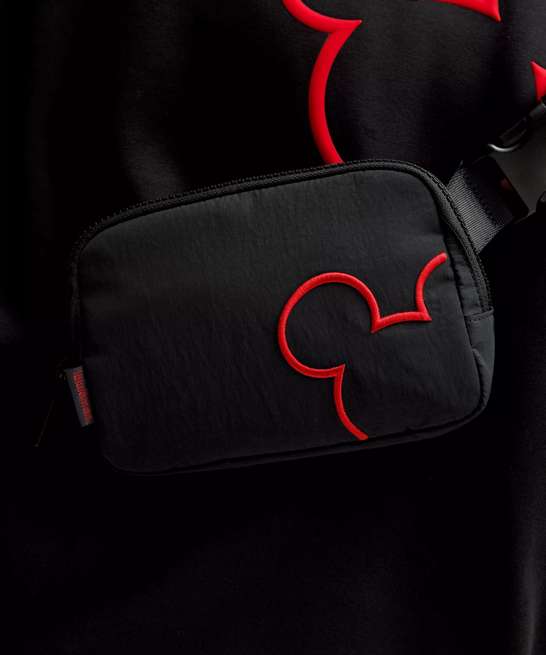 Disney x lululemon *Everywhere Belt Bag 1L Mickey Outline Graphic - 7