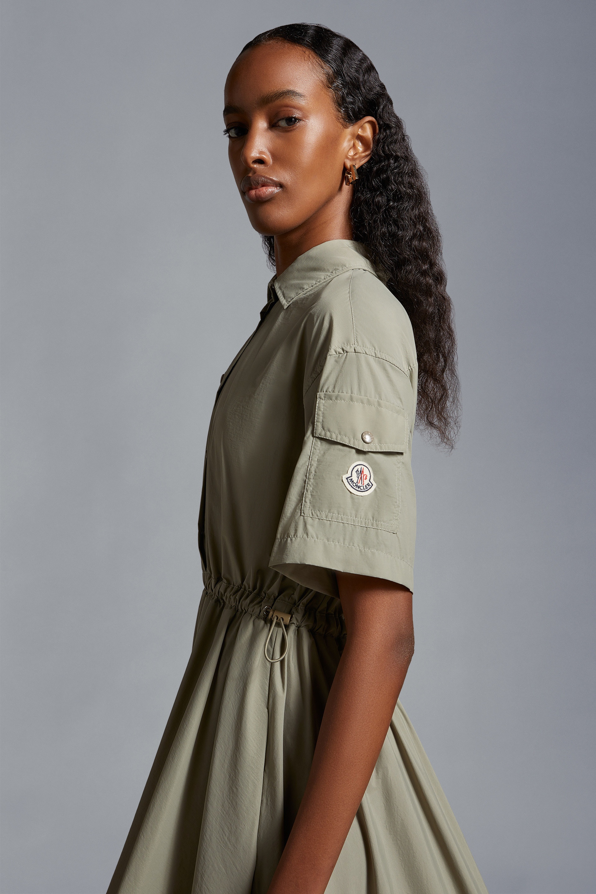 ワンピース MONCLER Midi dresses Moncler Belted Shell Midi Shirt Dress in Green | Lyst
