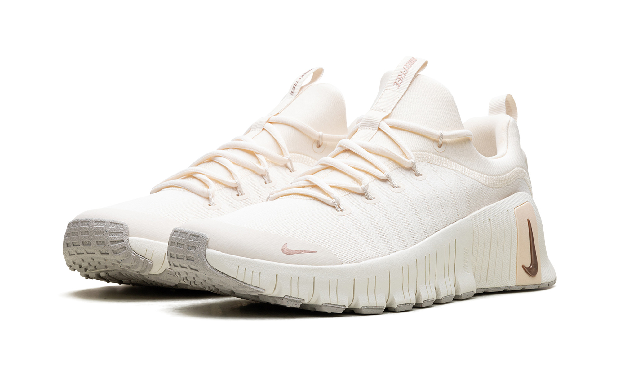 Free Metcon 6 WMNS "Pale Ivory / Guava Ice / Sail / Metallic Red Bronze" - 2