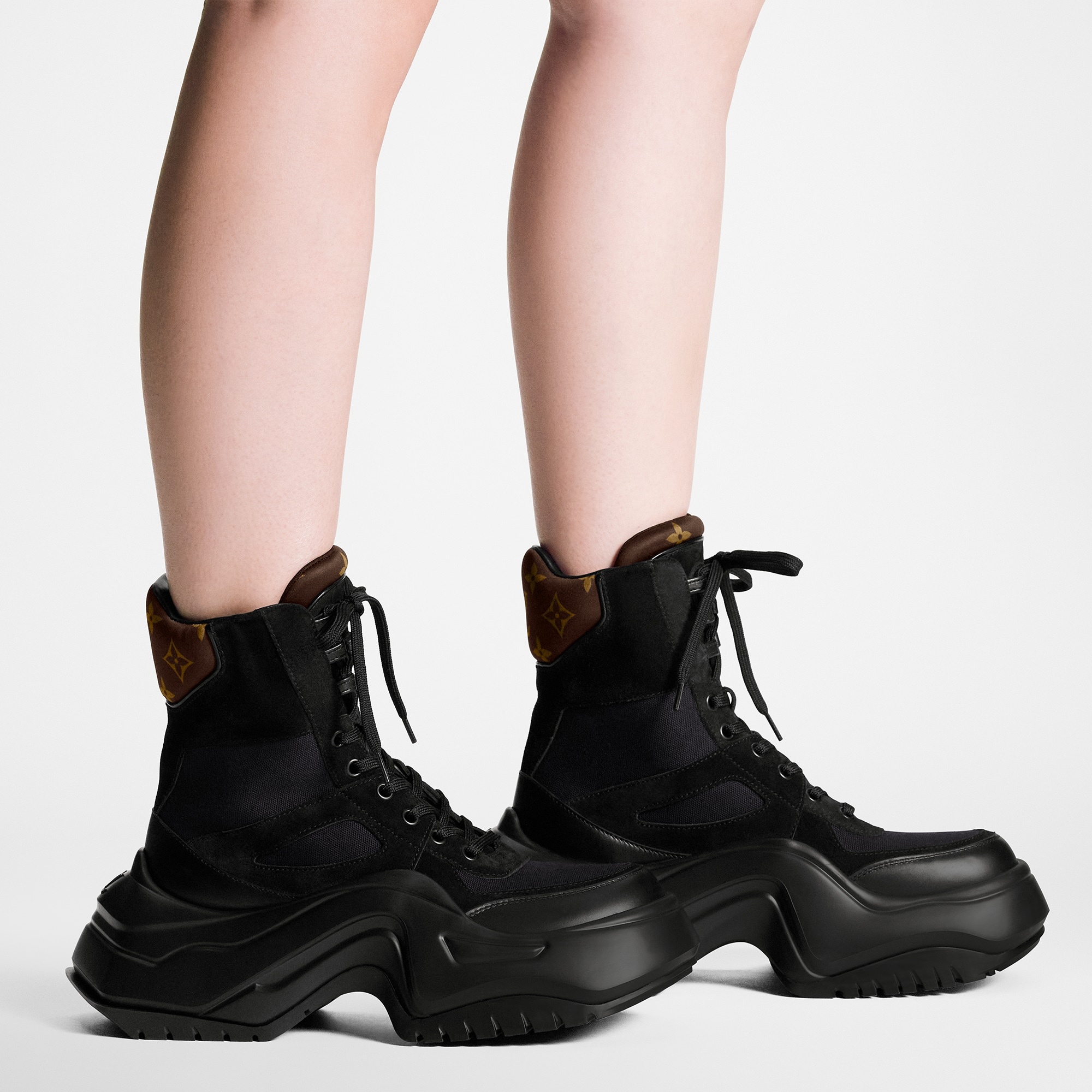 Louis Vuitton Laureate Desert Boot Women Size 42 - clothing