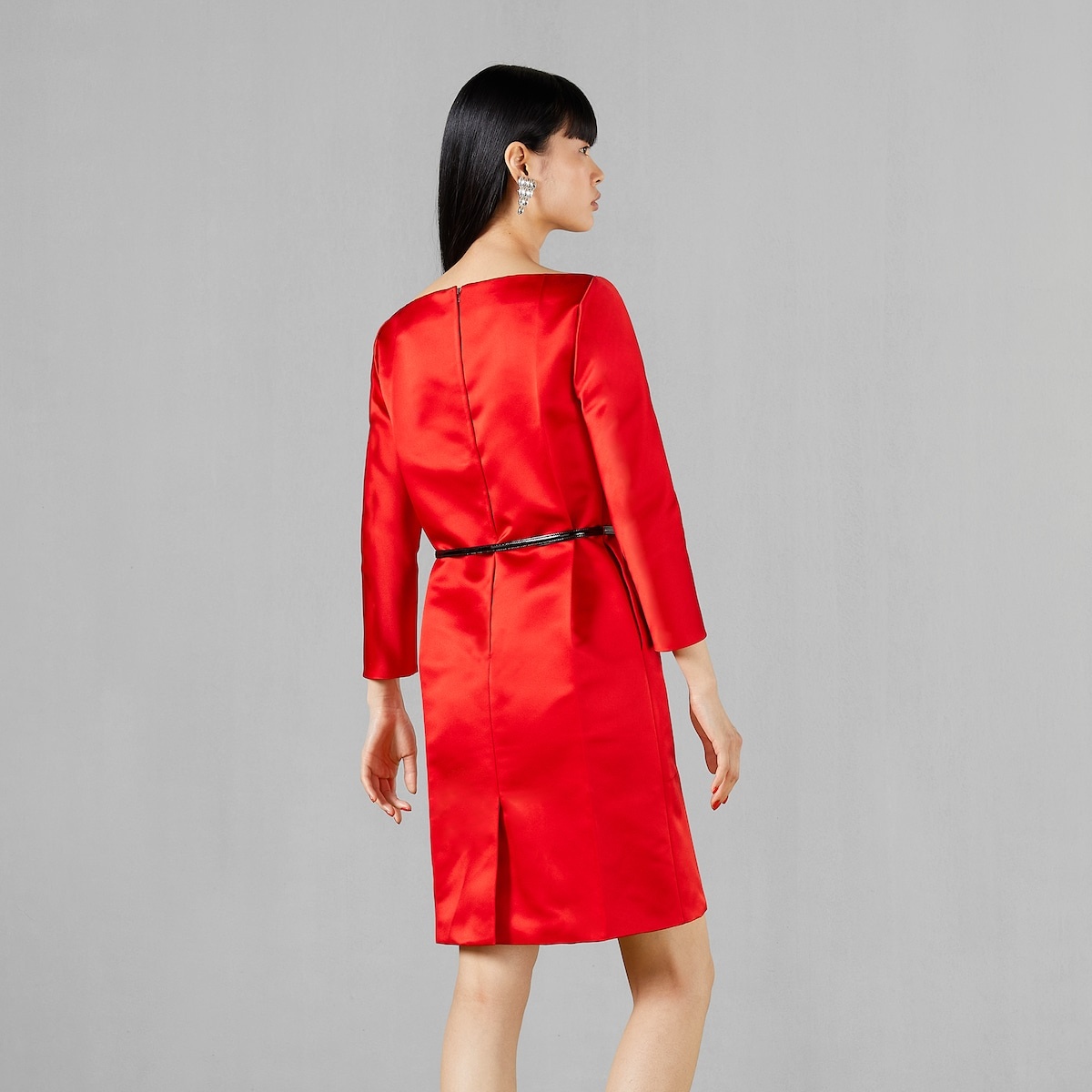 Satin dress with Horsebit belt - 6