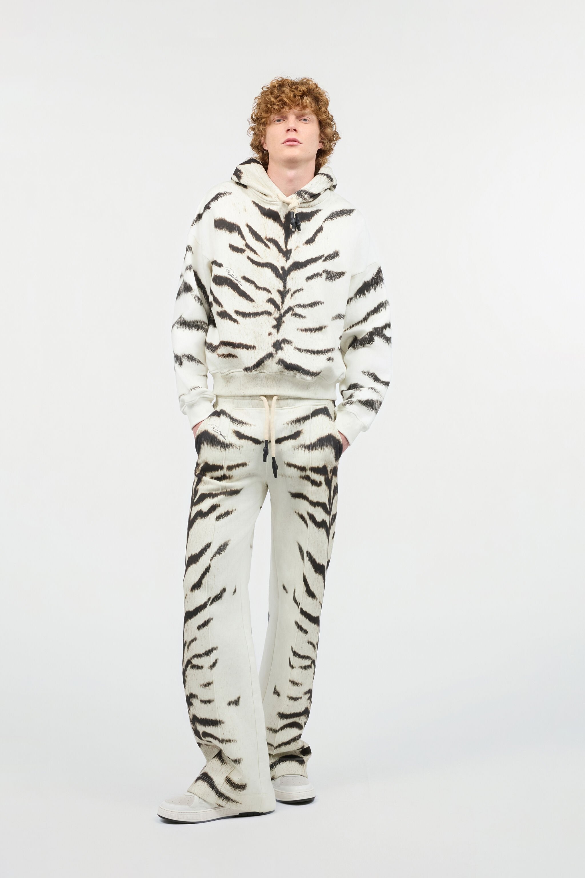 Man Sports Pants With White Tigresse OGAT X Roberto Cavalli Print - 2