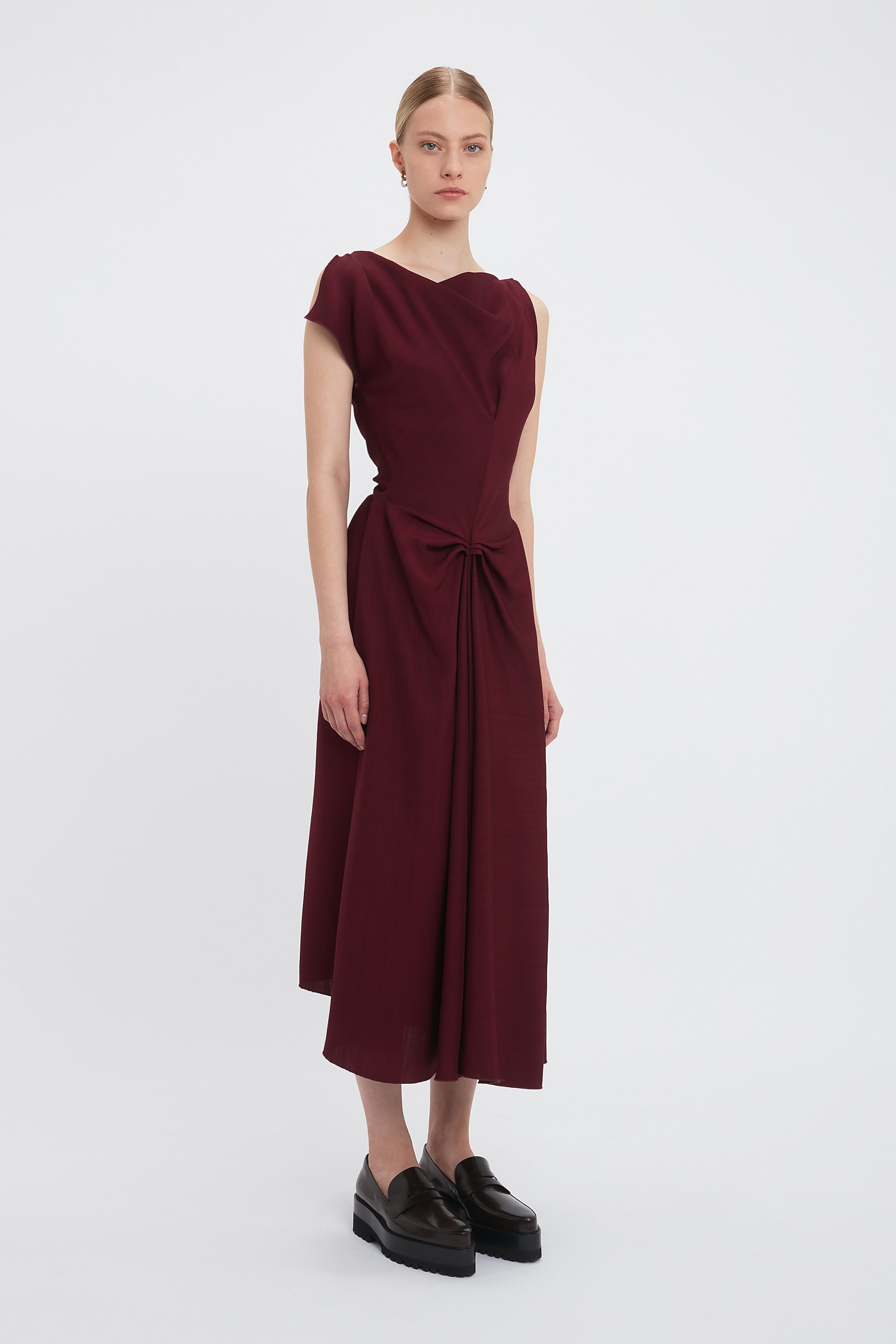 Deconstructed Gathered Waist Midi Dress In Port - 3