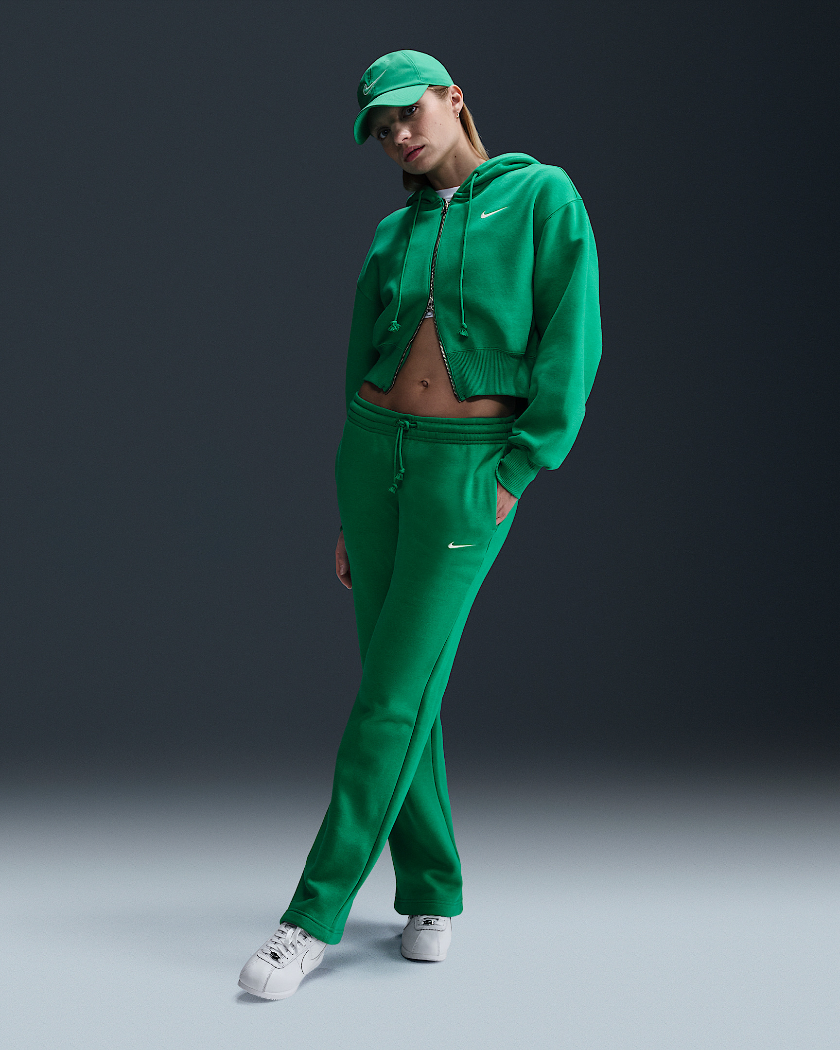 Nike Sportswear Phoenix Fleece Women's Loose Cropped Full-Zip Hoodie - 4