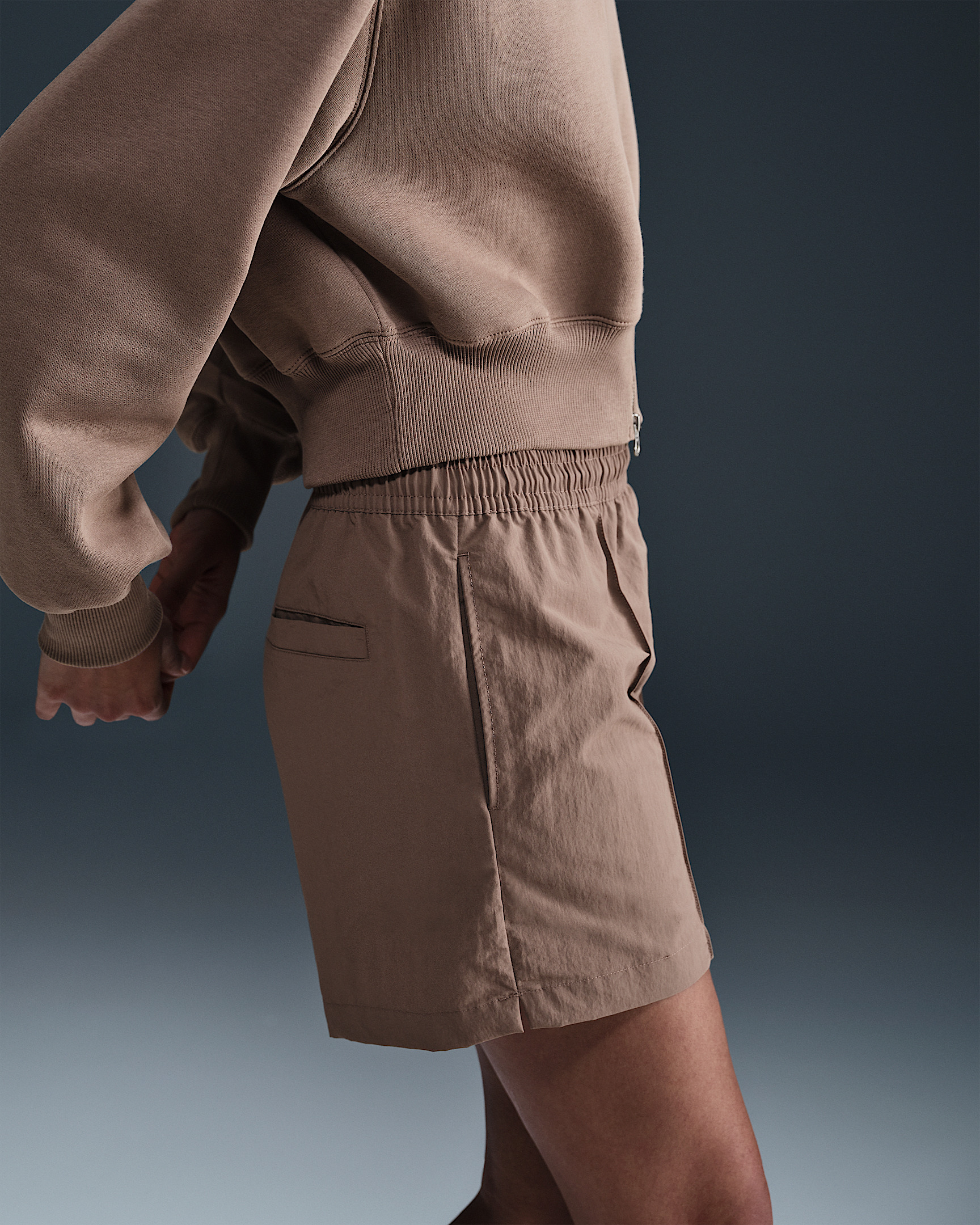 Nike Sportswear Everything Wovens Women's Mid-Rise 5" Shorts - 3