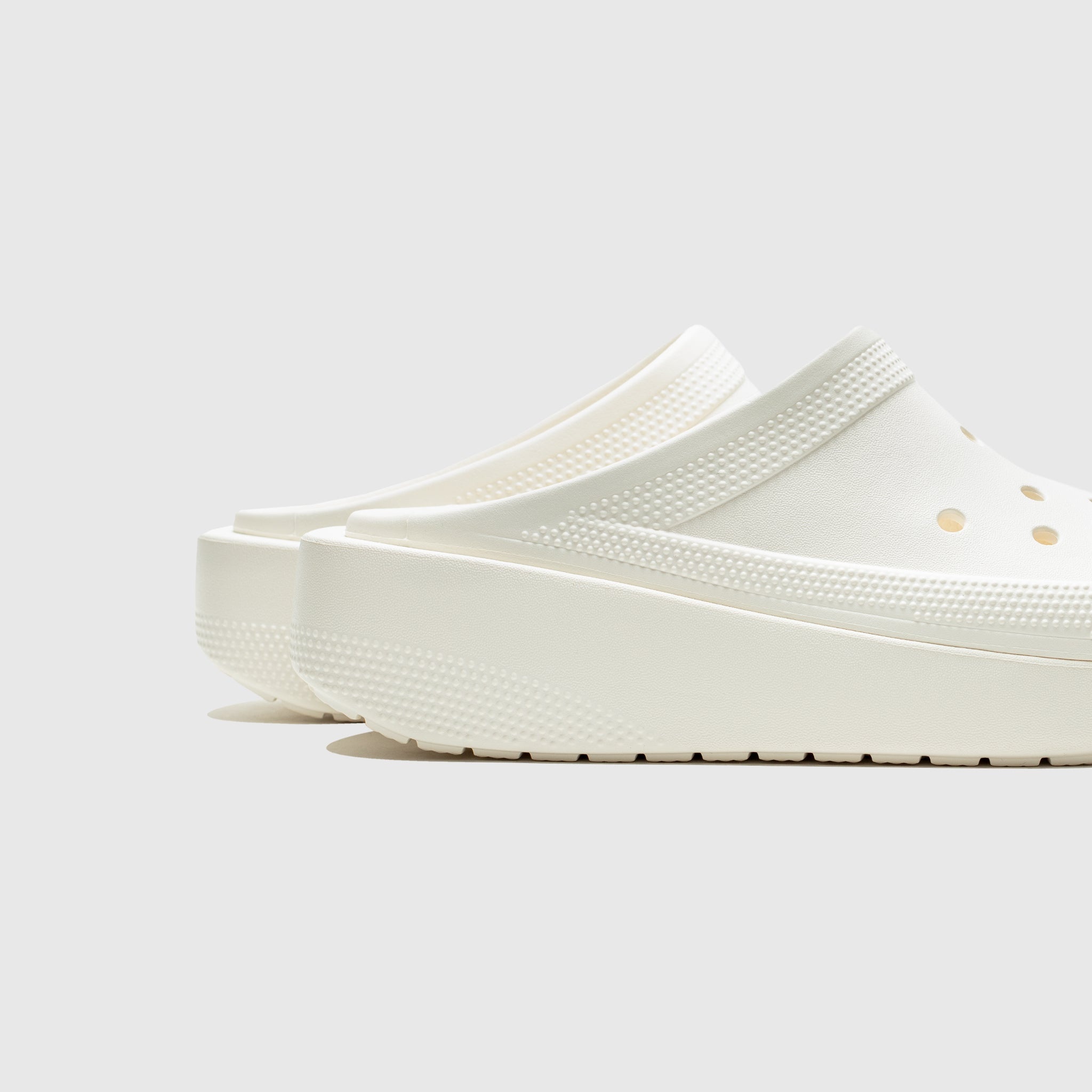CLASSIC BLUNT TOE CLOG "CHALK" - 5