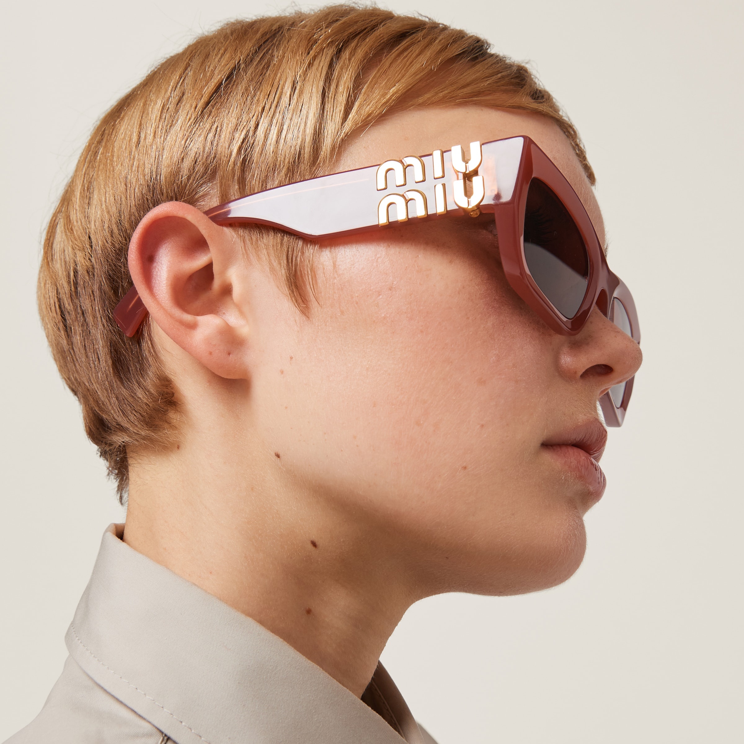 Miu Miu Miu Glimpse sunglasses | REVERSIBLE