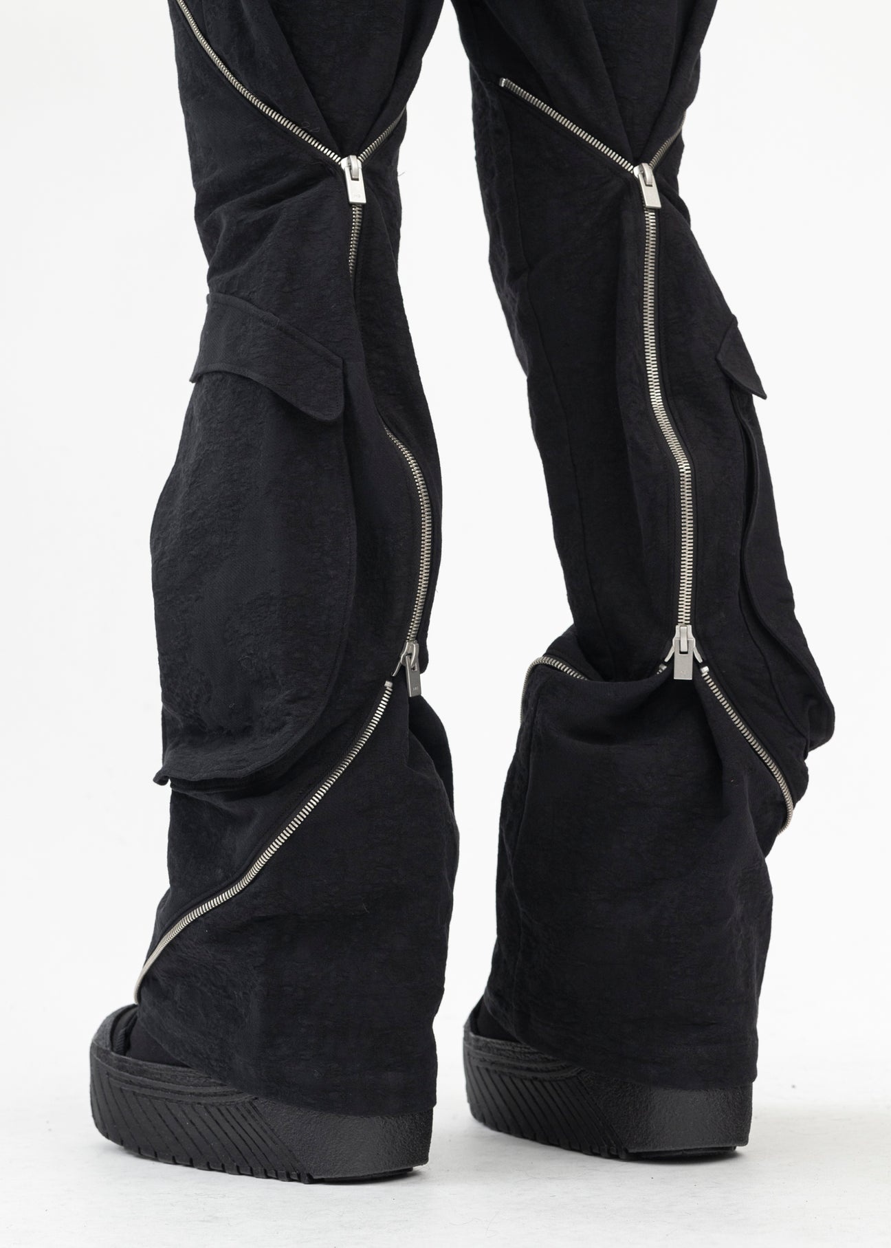 BLACK PUNCTURED CARGO TROUSER - 5