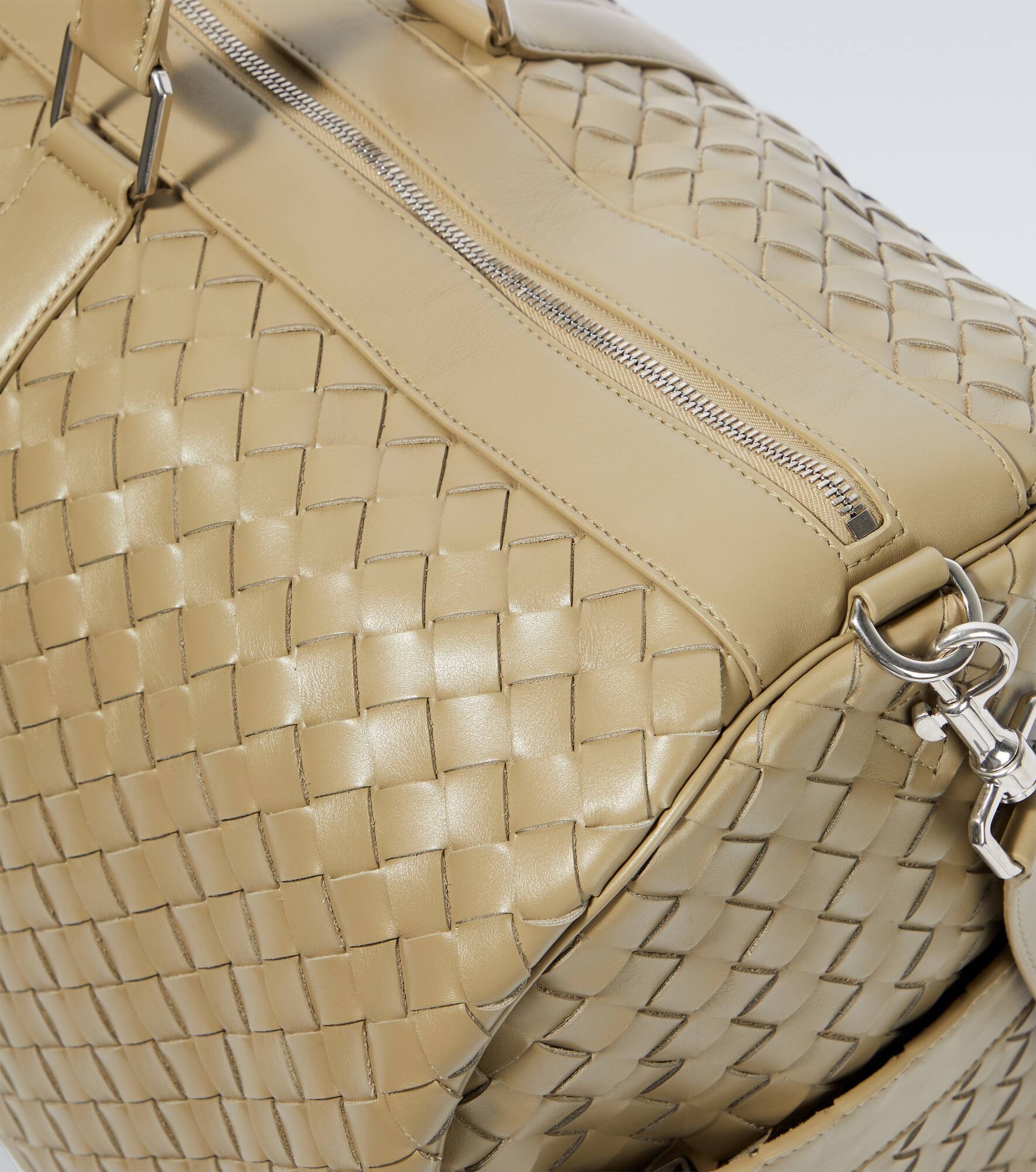 Intrecciato leather duffle bag - 6