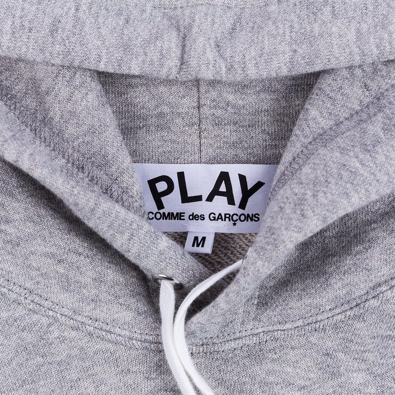 Comme des Garçons PLAY HOODED PULLOVER SWEATSHIRT outlook
