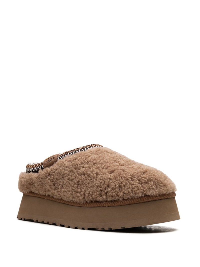 UGG Tazz Maxi Curly "Chestnut" slippers outlook