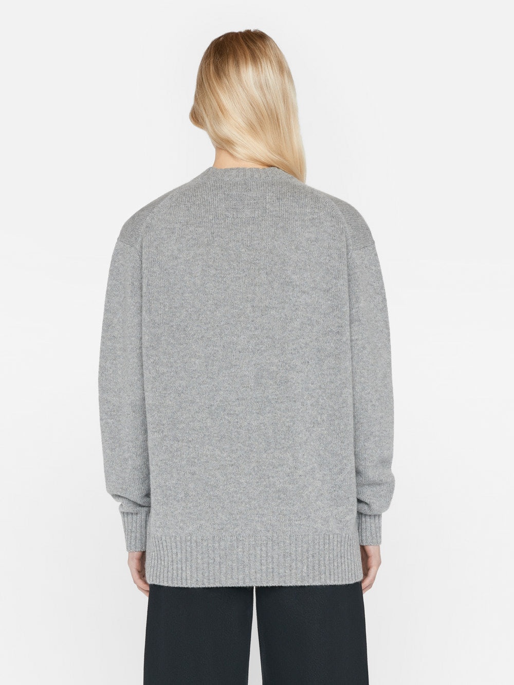 Boyfriend Cashmere Crew in Gris Heather - 8