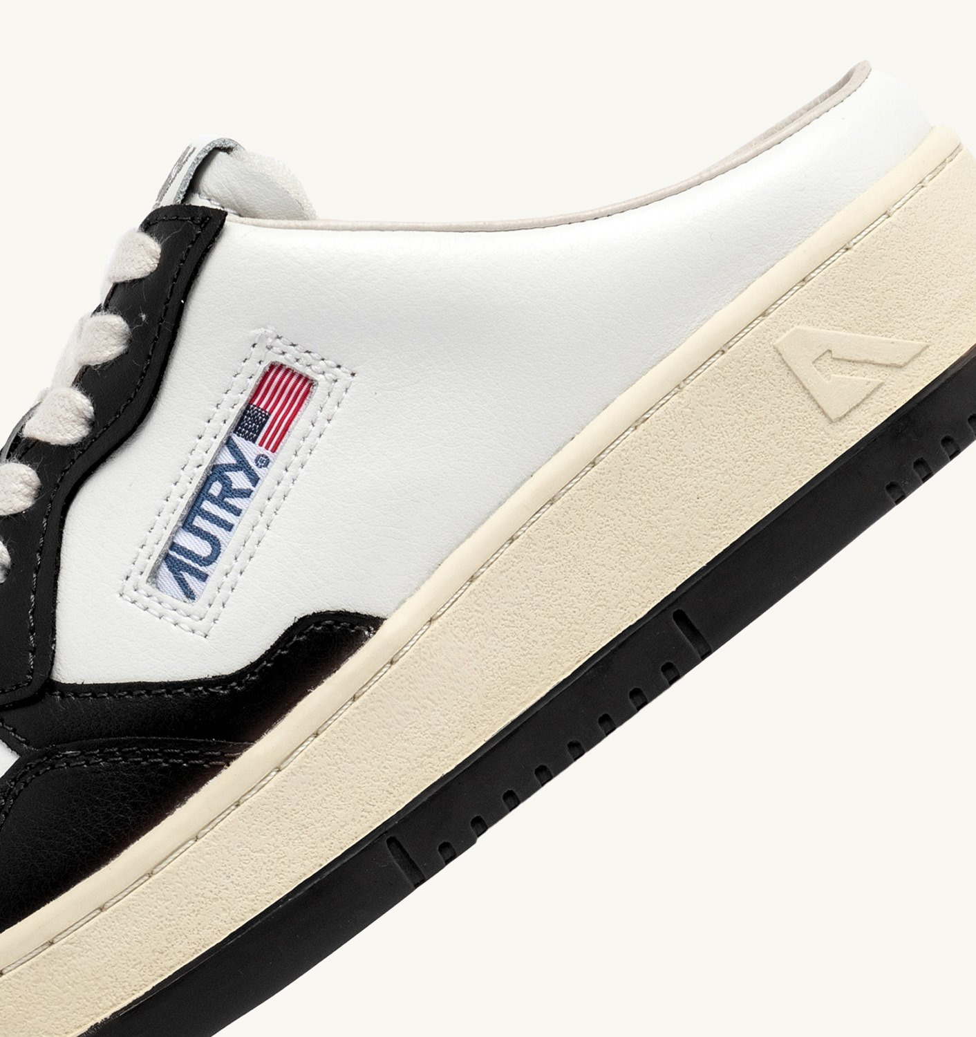 MEDALIST MULE SNEAKERS IN WHITE AND BLACK LEATHER - 6